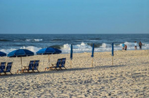 Beautiful 3 Bedroom BEACHFRONT Condo (F3) - Sleeps 10